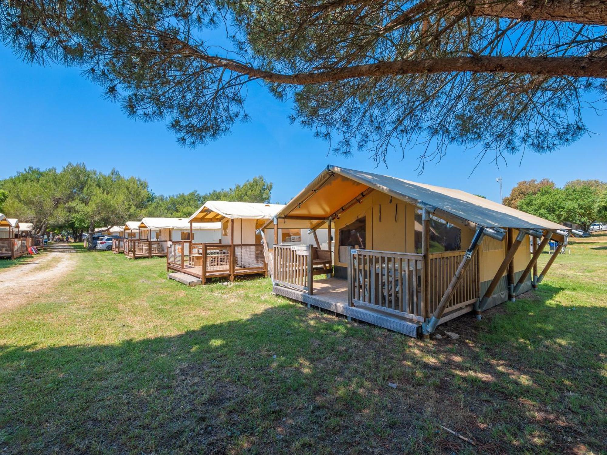 Eurocamp Tents At Campsite Polari Rovinj Kültér fotó
