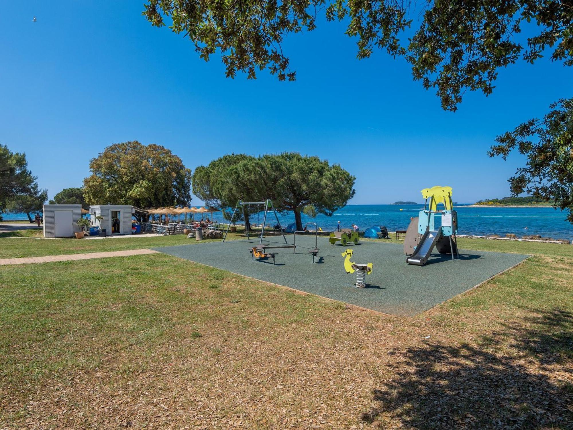 Eurocamp Tents At Campsite Polari Rovinj Kültér fotó