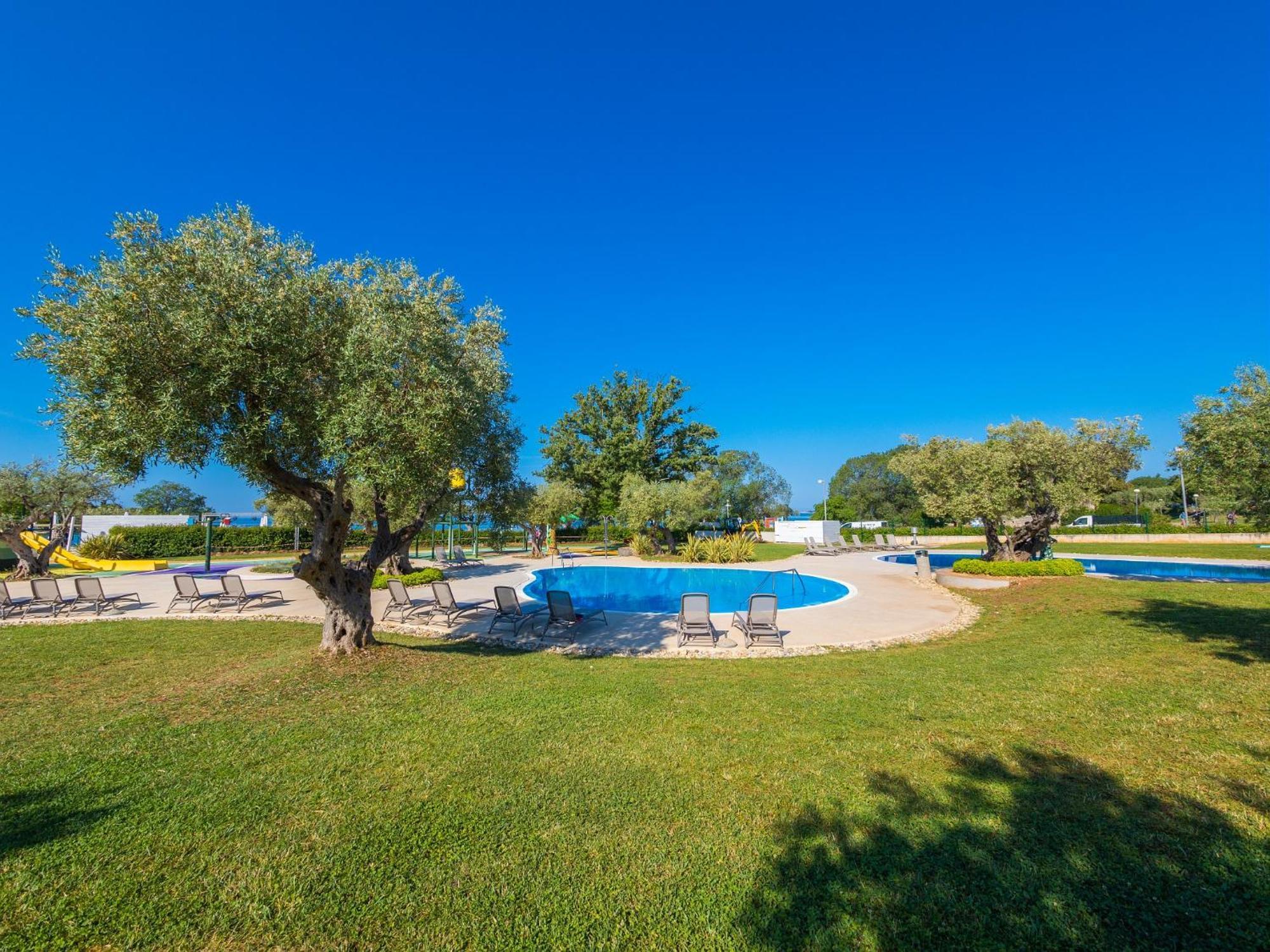 Eurocamp Tents At Campsite Polari Rovinj Kültér fotó