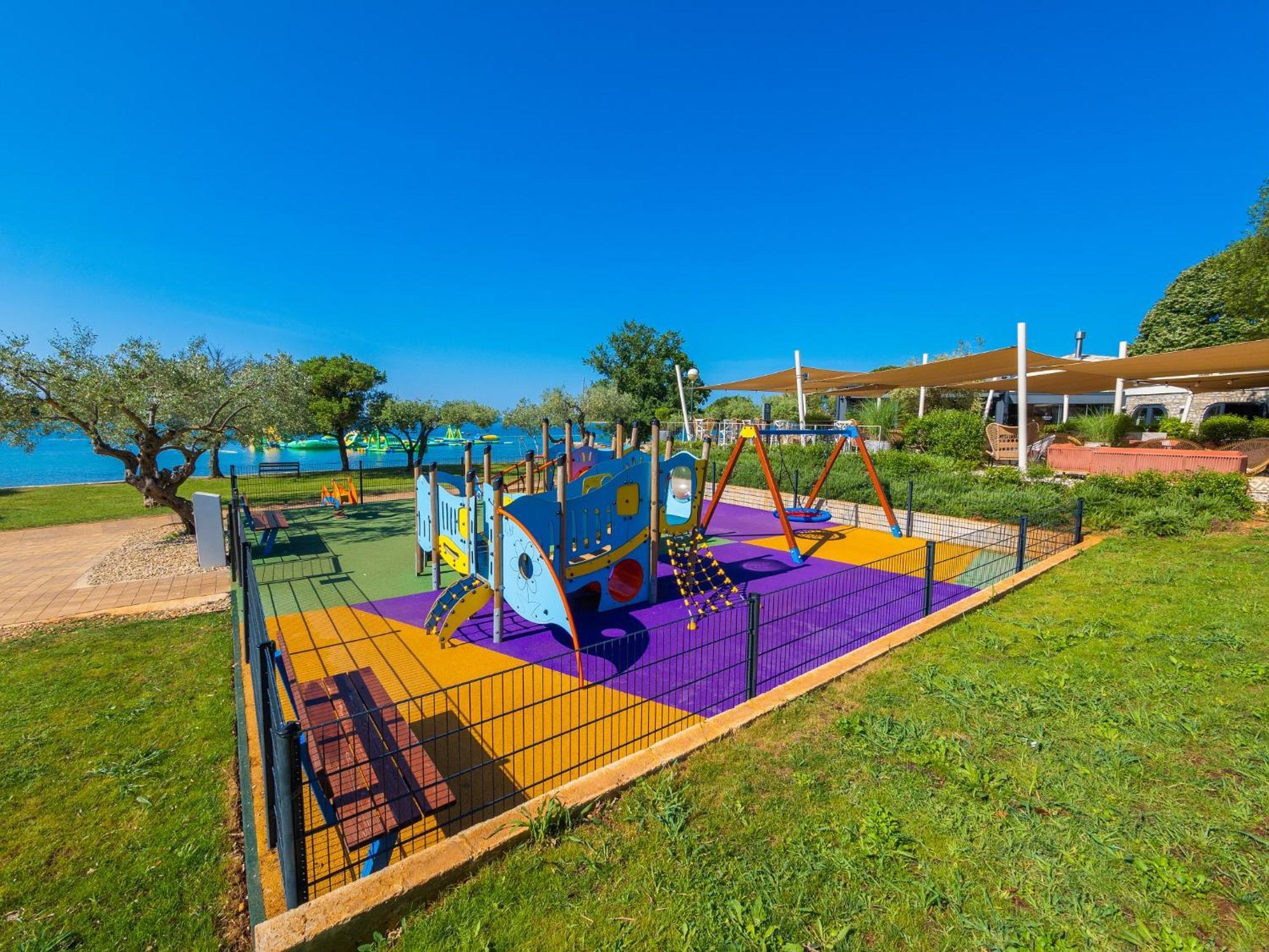 Eurocamp Tents At Campsite Polari Rovinj Kültér fotó