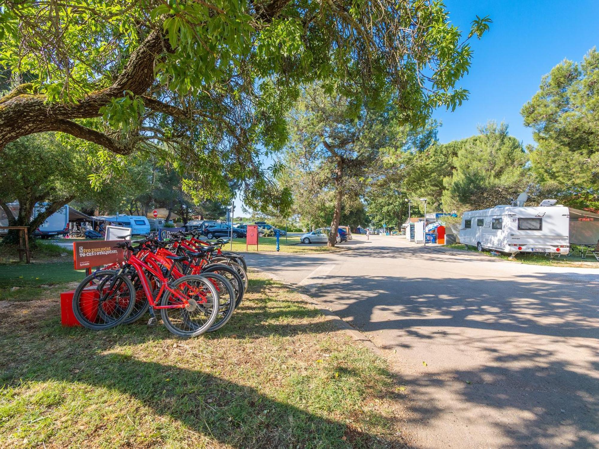 Eurocamp Tents At Campsite Polari Rovinj Kültér fotó